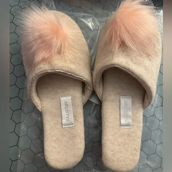 Chris Arlotta Cashmere luxury slippers M/L - Picture 2 of 7